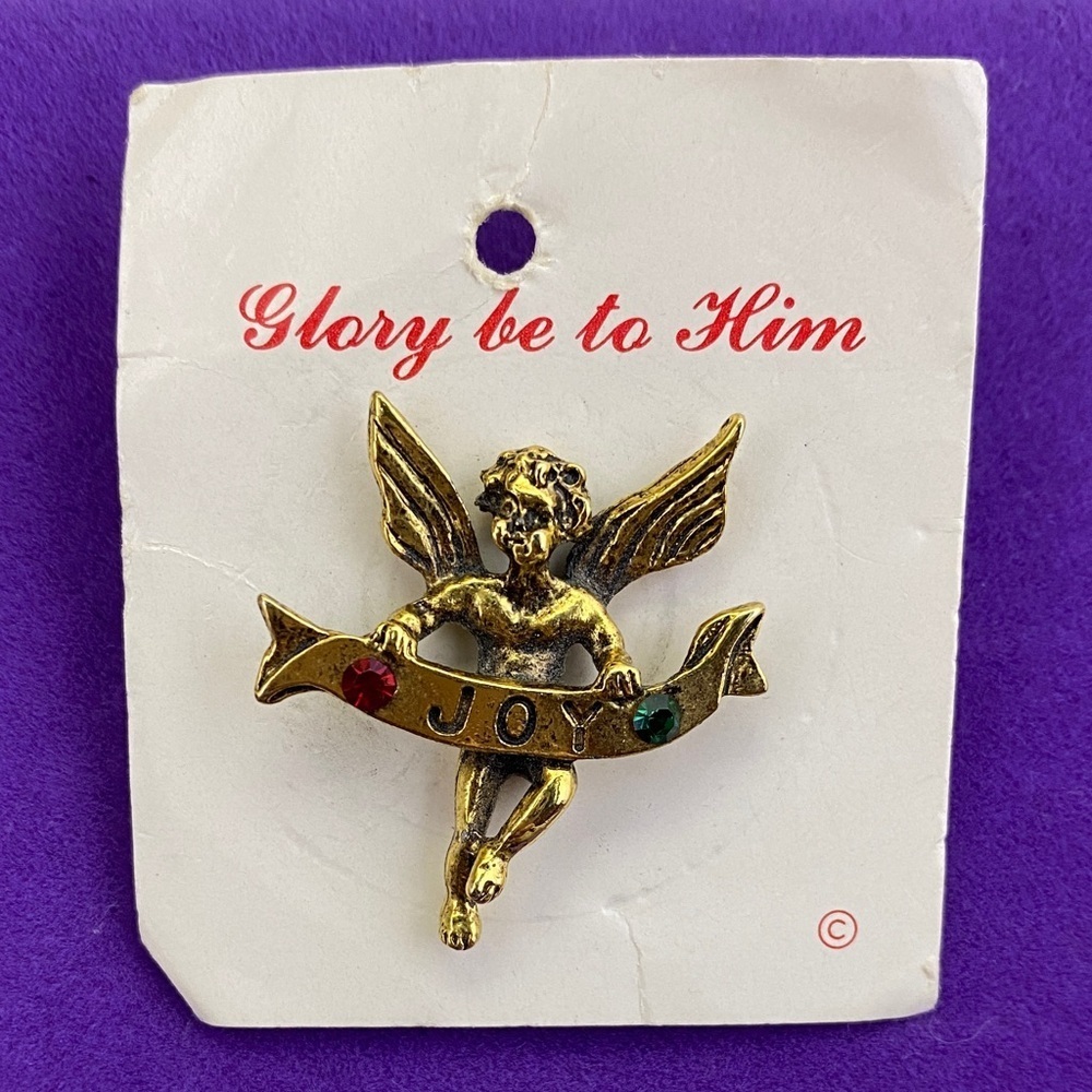 💛 Vintage Gold Angel Pin with Joy Banner – “Glory Be to Him”